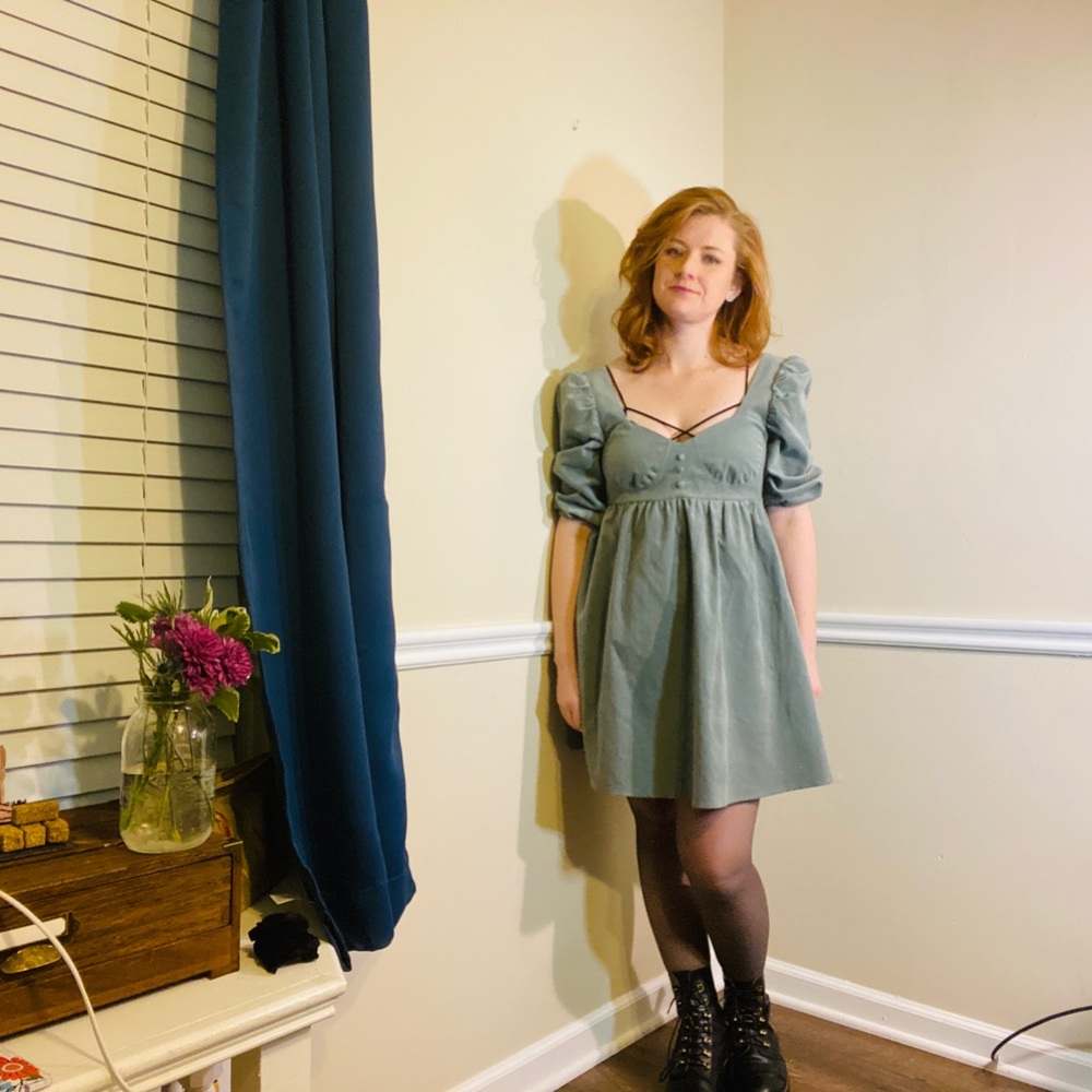 ASOS size 8 babydoll sage green dress 👗